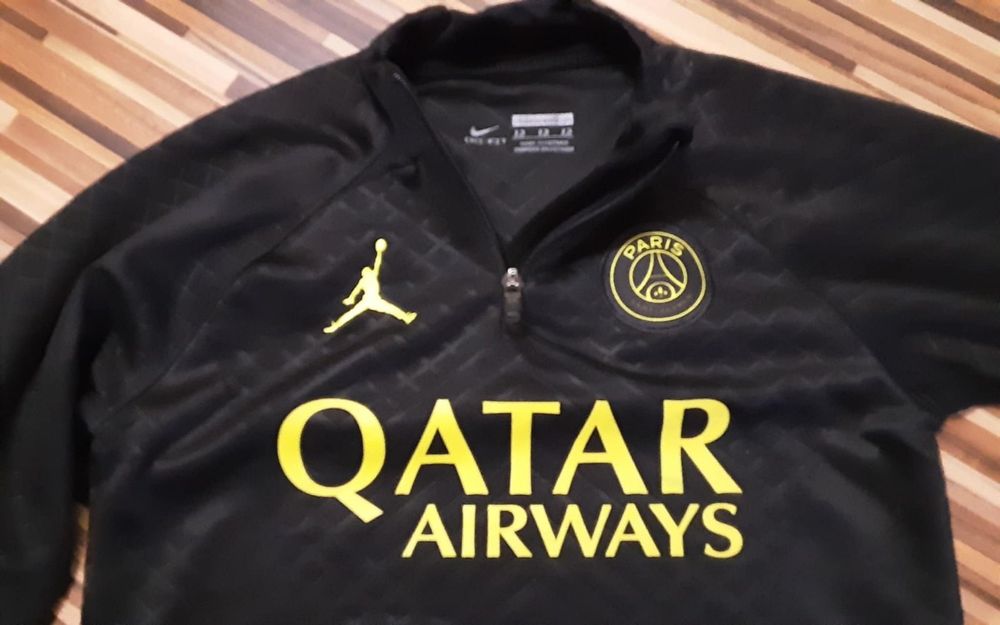 ( М 137-147) NIKE PARIS оригинален екип за футбол