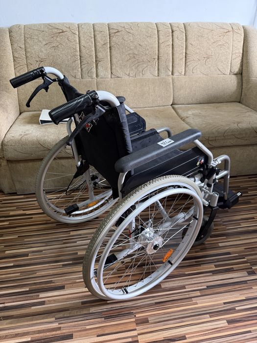 Scaun rulant medical batrani handicap dizabilitati