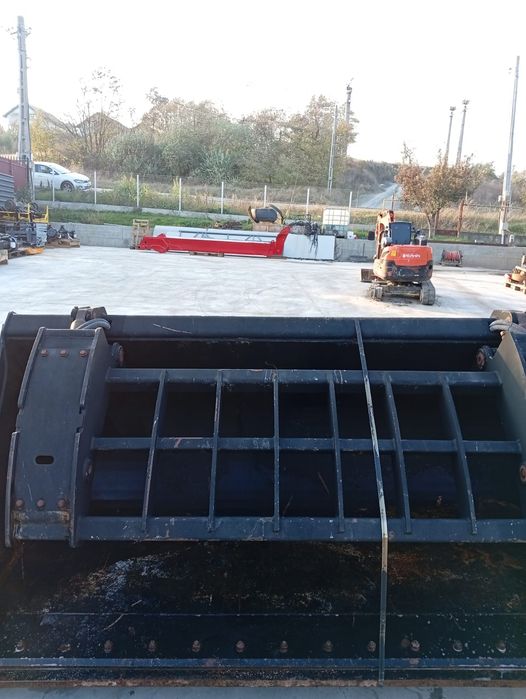 Cupa Tip crocodil jcb 436