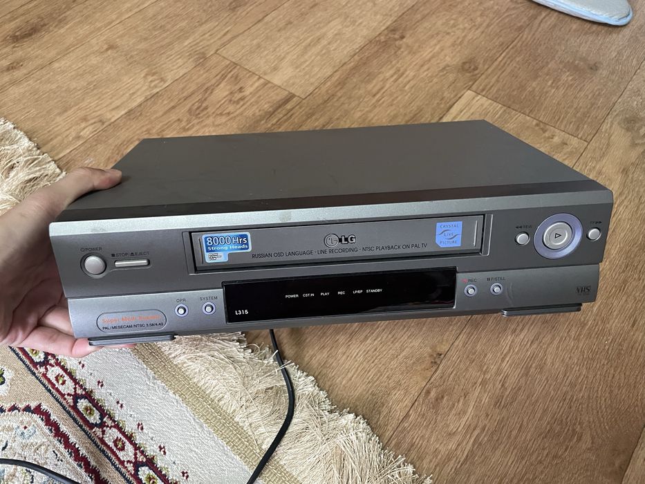Видеомагнитофон LG