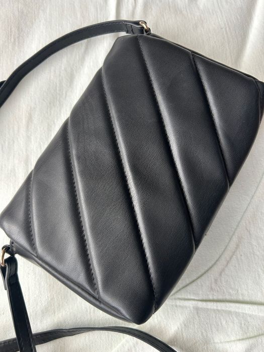 Чантичка черна нова H&M