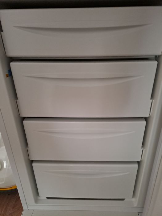 Морозильник Indesit, в хорошем состоянии.