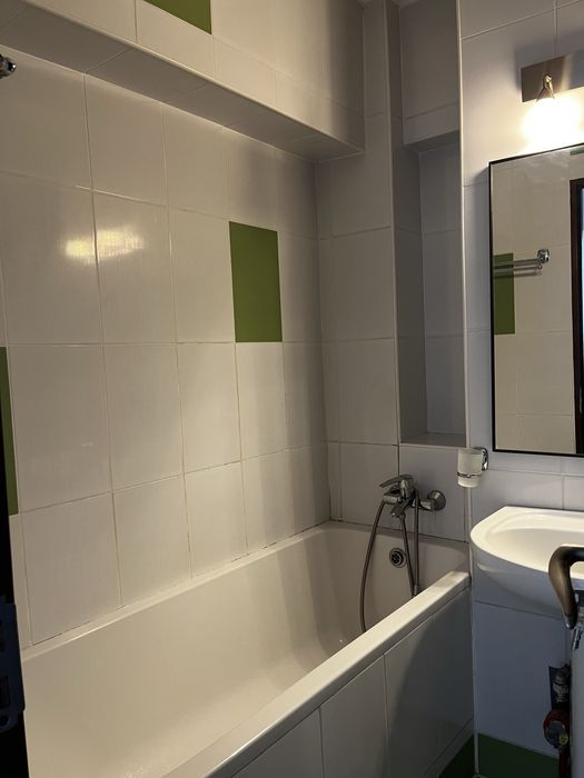 Inchiriez apartament 3 camere