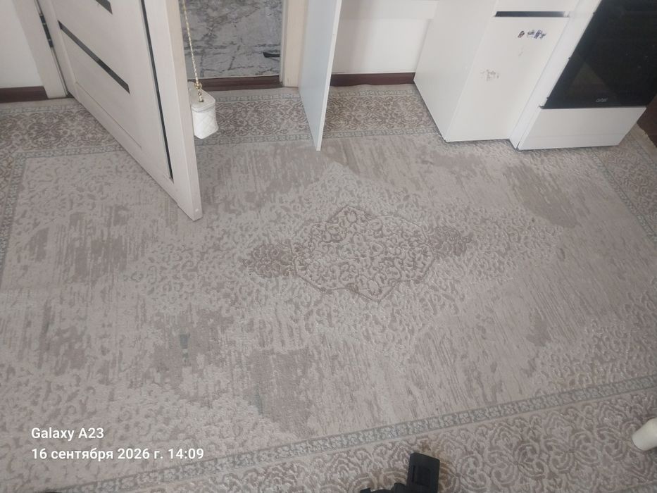 Продам ковры, стол ,кондер, колонка