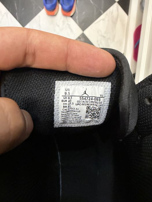Продам новые кроссовки Jordan оригинал