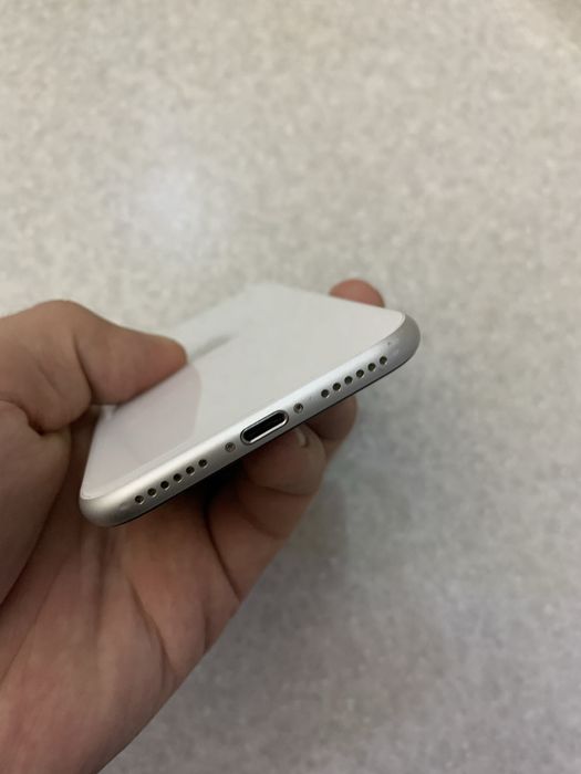 IPhone SE, white, 64gb