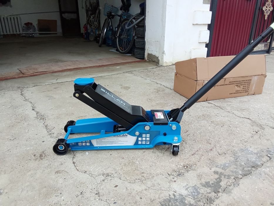 Домкрат гидравлический подкатной