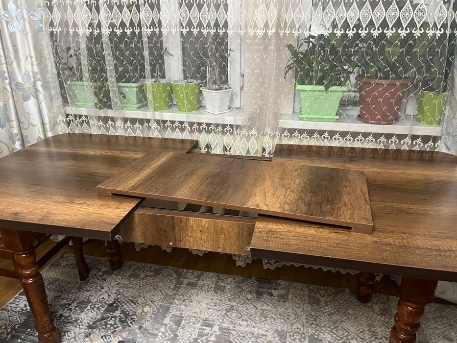 Стол обеденный раздвижной + 4 стула