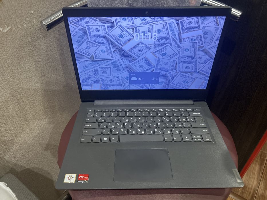 Ноутбук LENOVO V14-ADA