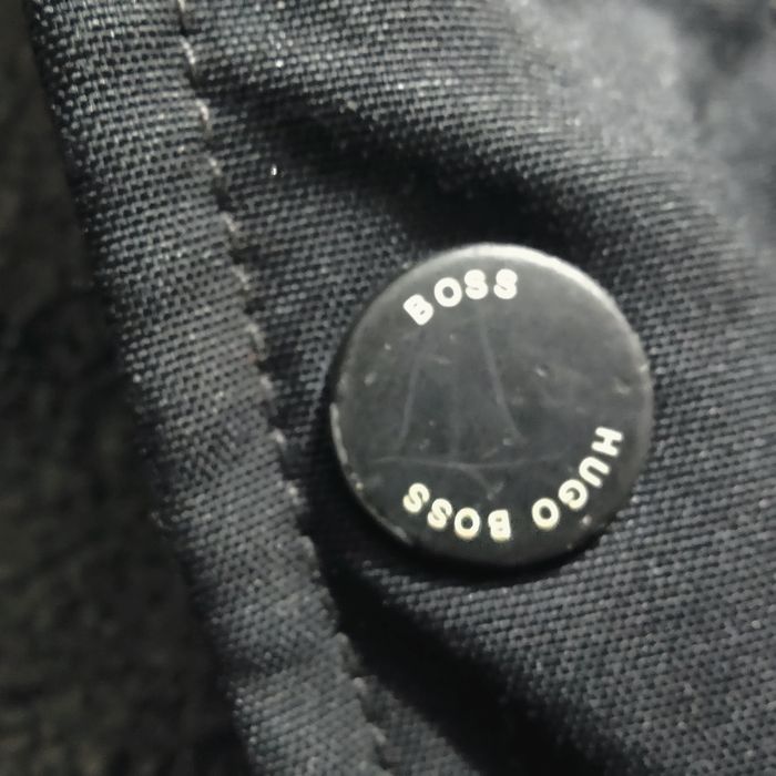 Vând geaca HUGO BOSS
