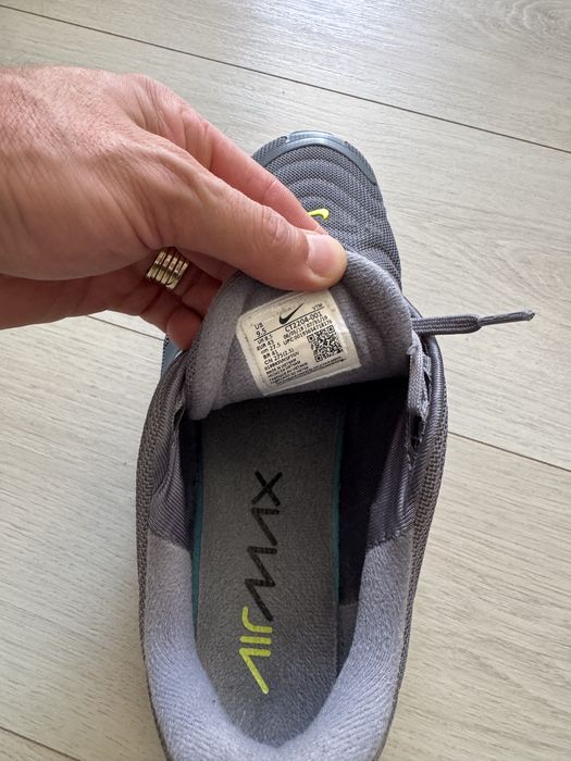 Vand Adidasi Nike Air Max 720