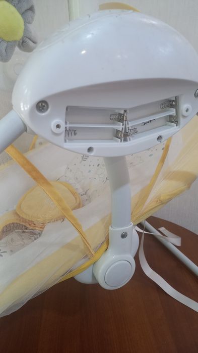 Продам кресло качалку детскую