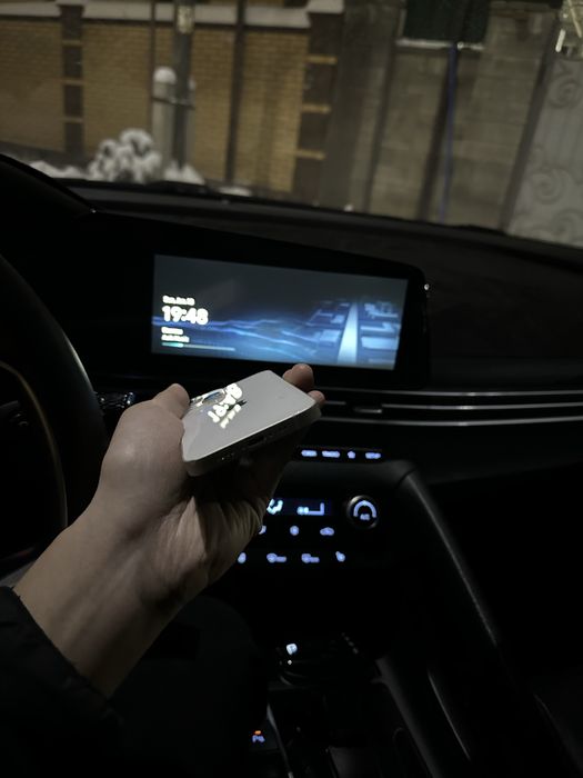 Продам iPhone 13 Mini в отличном состояние