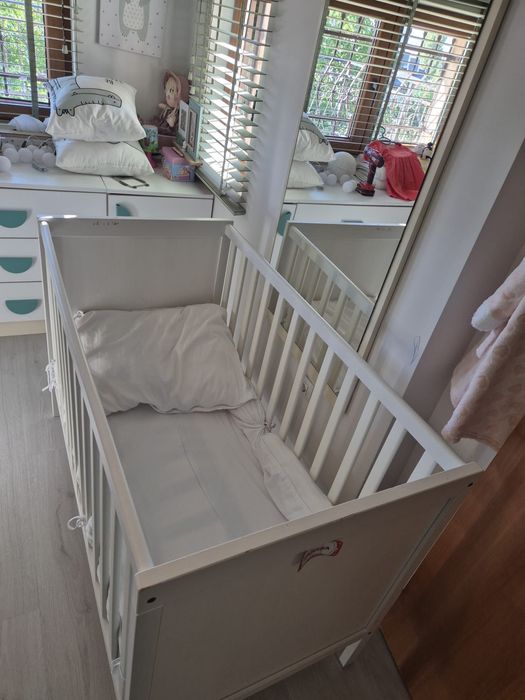 Бебешко дървено легло / кошара – бяло, запазено