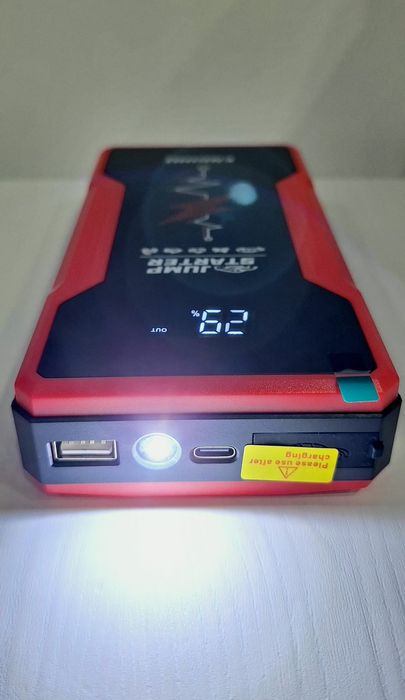 Стартер бустер STSCELT DY51 - Джъмп стартер за автомобили