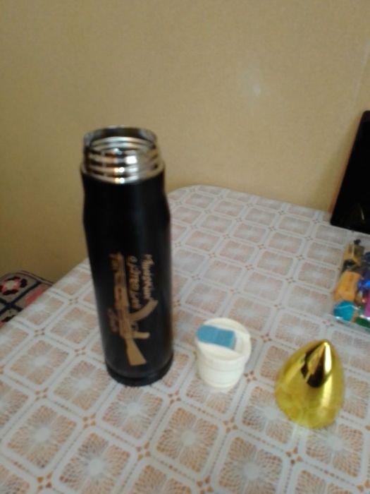 Термос с логотипом.