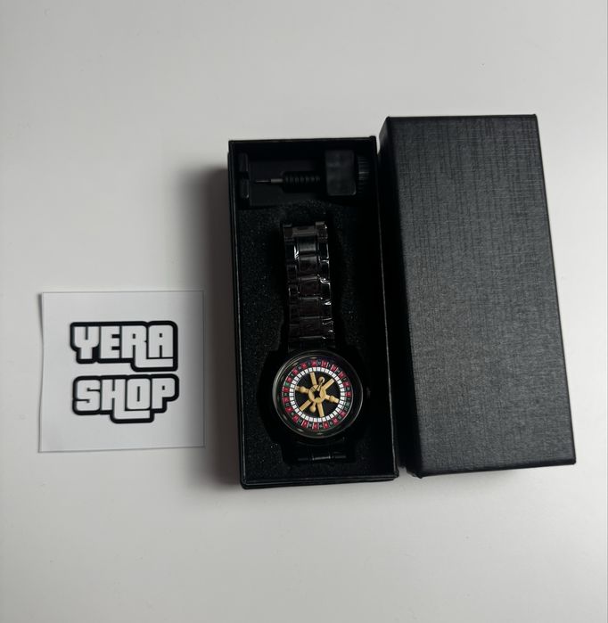 Часы со стразами и часы казино