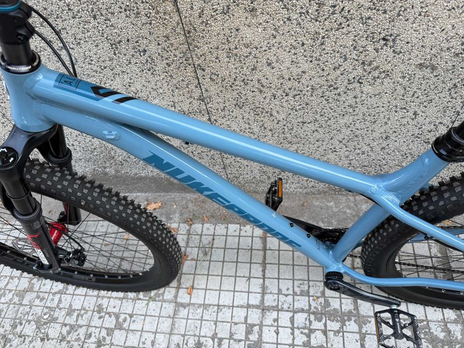 Nukeproof Scout Al 29''/Sram GX Eagle AXS/Marzocchi Bomber Z2/Hope