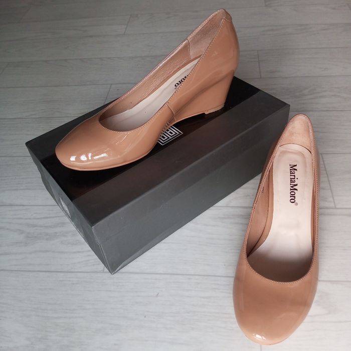 Туфли женские продаются