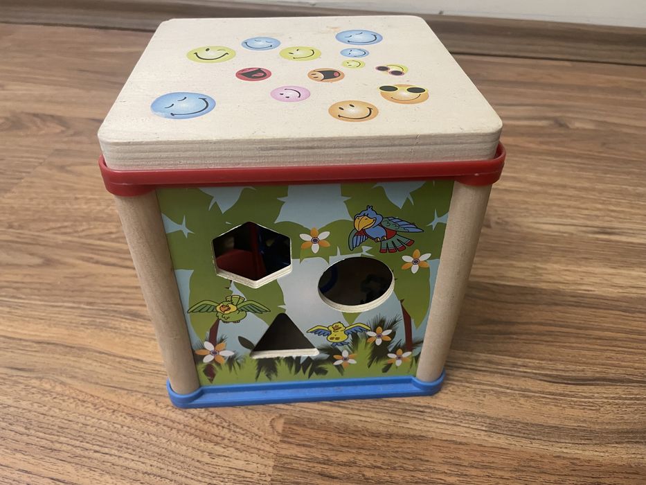 Дървен образователен куб