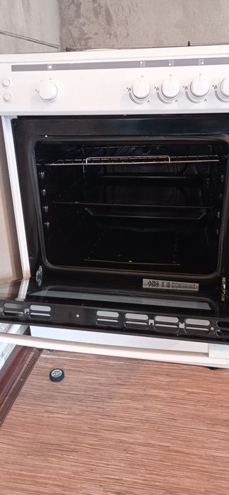 Продам газовую плиту