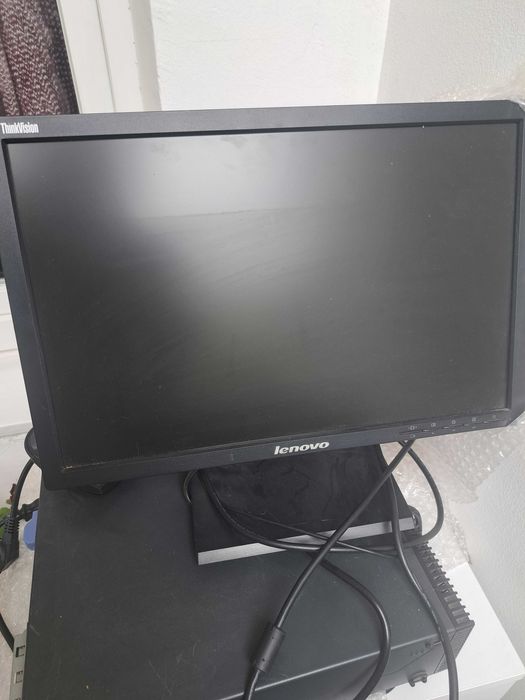 Професионален монитор Lenovo.     
  22 инча