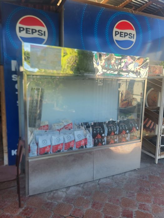 Xoladilnik vitirina kassoblar varestoran uchun