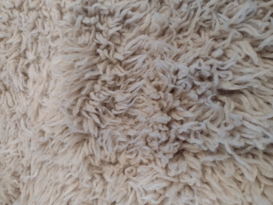 Бял губер от домашна вълна