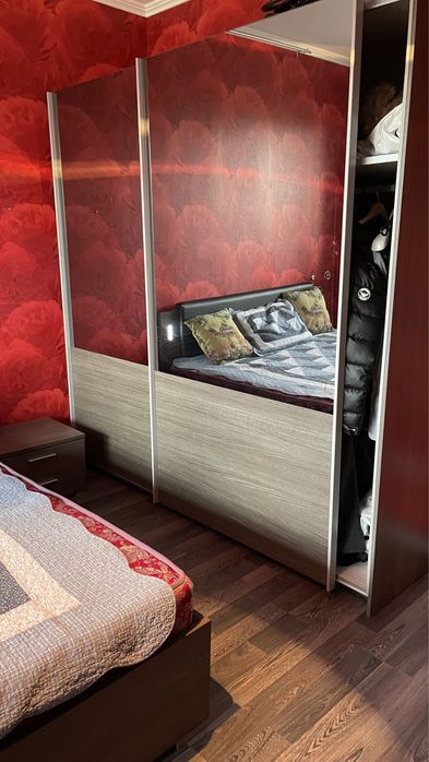 Отличный спальный гарнитур!