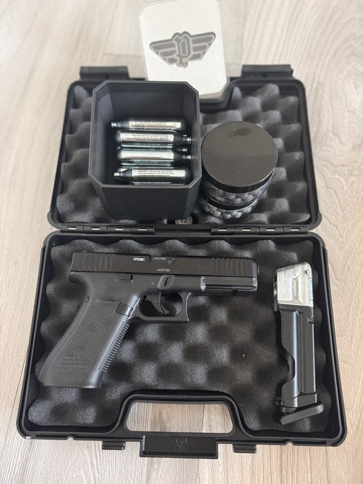 Glock 17 Gen 5 T4E .43 cal , CO2 , Umarex