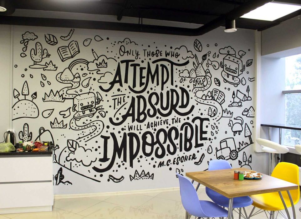 Роспись стен в Уральске. Художник. Аэрография. Граффити