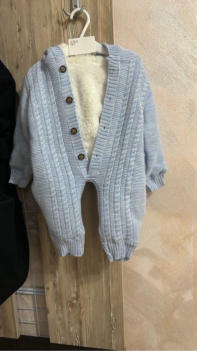 Продавам нов космонавт 80 размер 9-12месеца цена  25лв ц