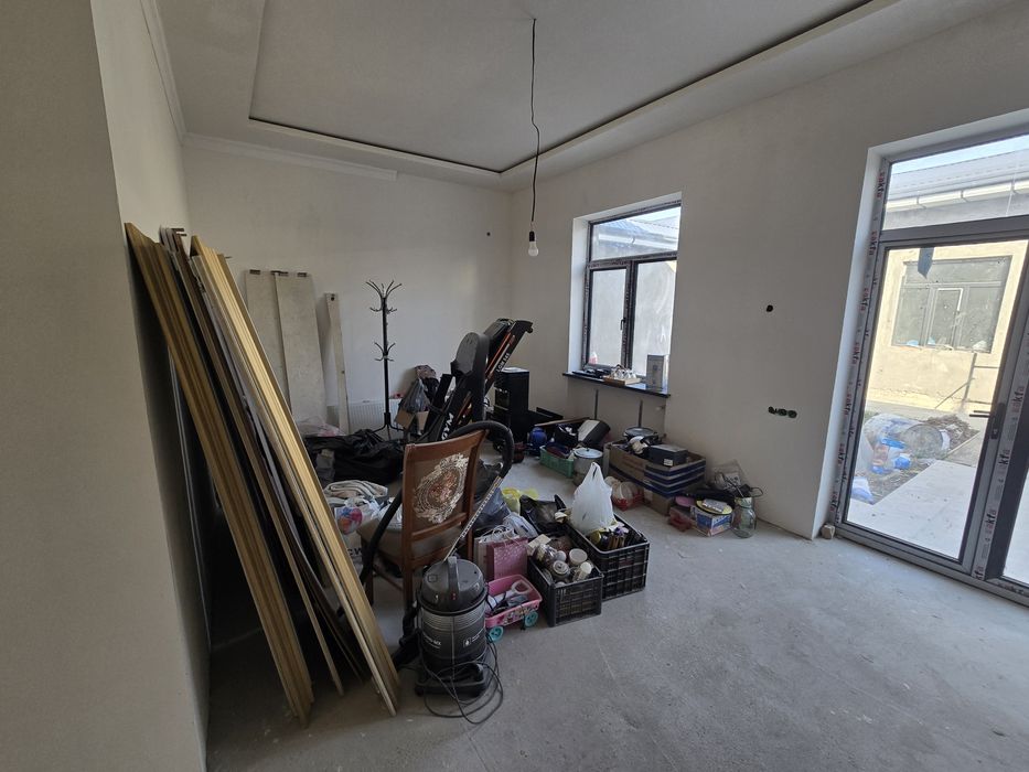 Xasanboyda 3 sotu 5 xonali hovli uyimiza sotiladi