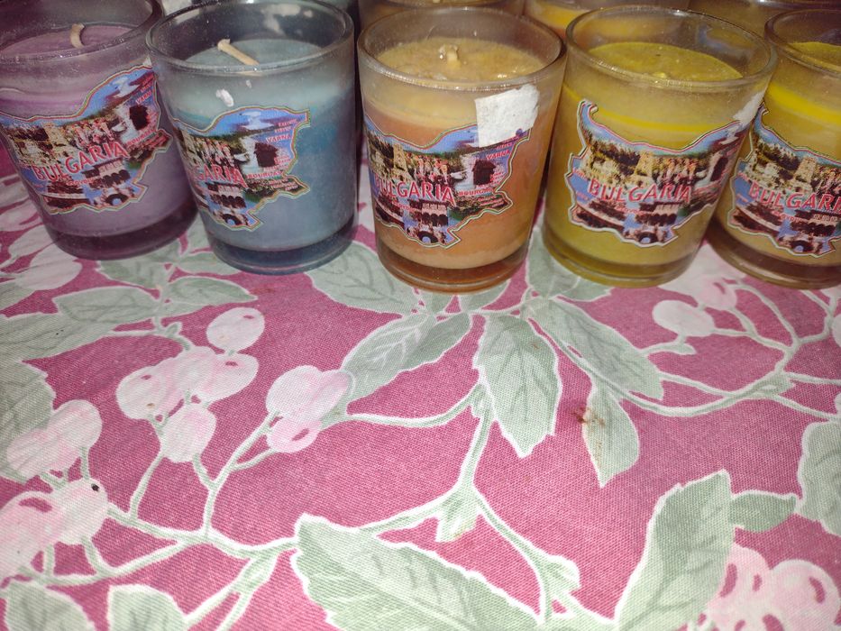 Икони различни видове и свещи