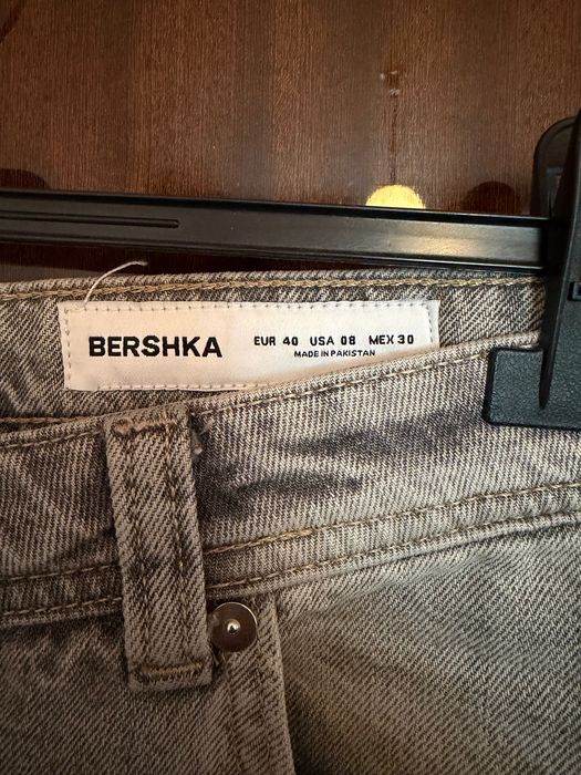 Продавам дънки на Bershka