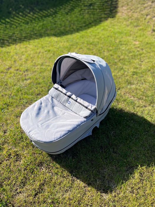 De vanzare LANDOU din setul Chicco trio  love