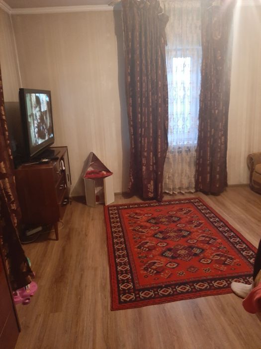 Продам дом и 3 времянки