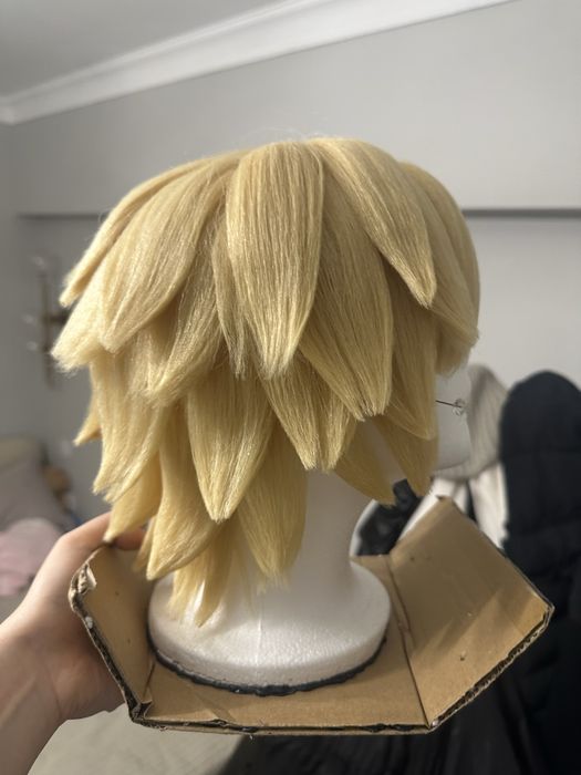 Продам косплей костюмы и парик