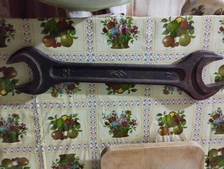 Продам гаечный ключ