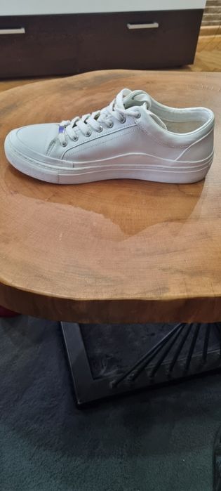 Спортни обувки guess