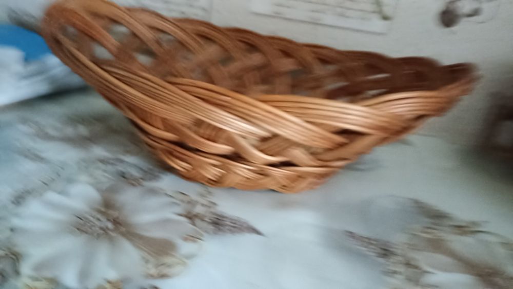 Вазы плетеные для фруктов