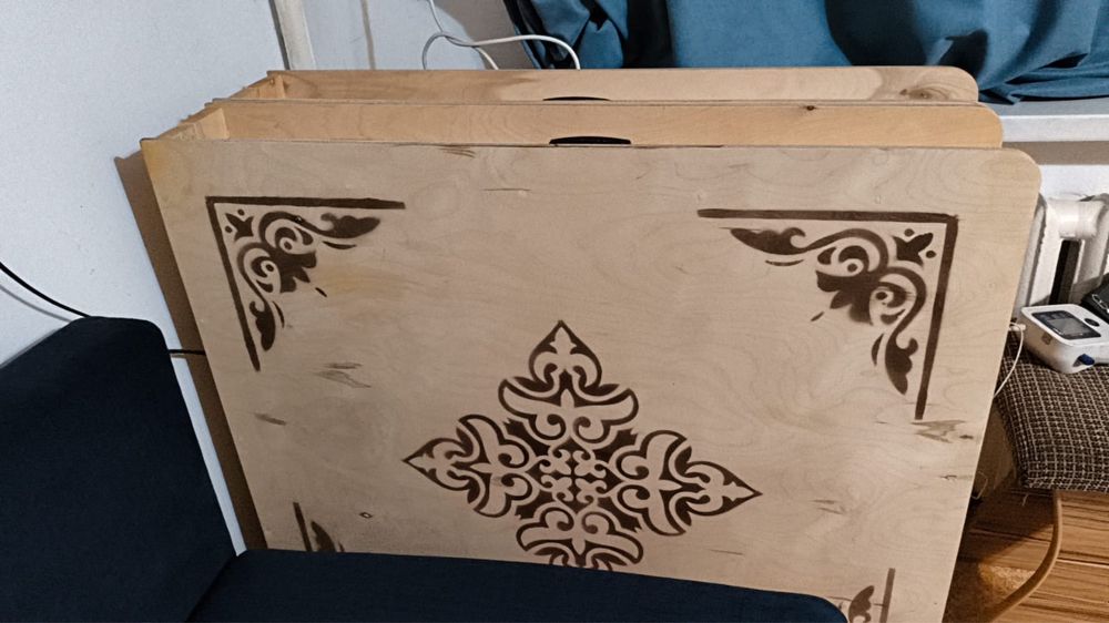 Стол трансформер с казахским ореаментом