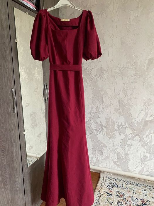 Срочно продам платье вечернее