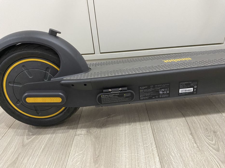 Продам самокат ninebot