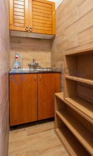 Дава се под наем Тристаен апартамент в София, Център - 100 кв.м за 520 € - Снимка #2