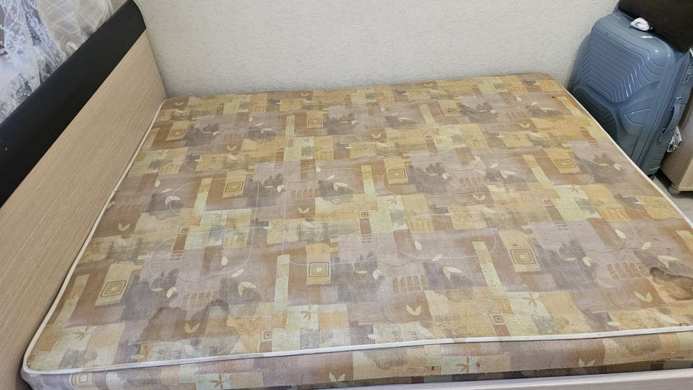 Продам двухспальную кровать