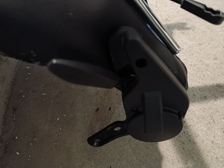 Продавам части за офис стол