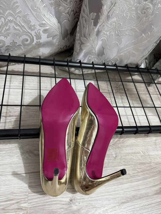 Pantofi stiletto noi