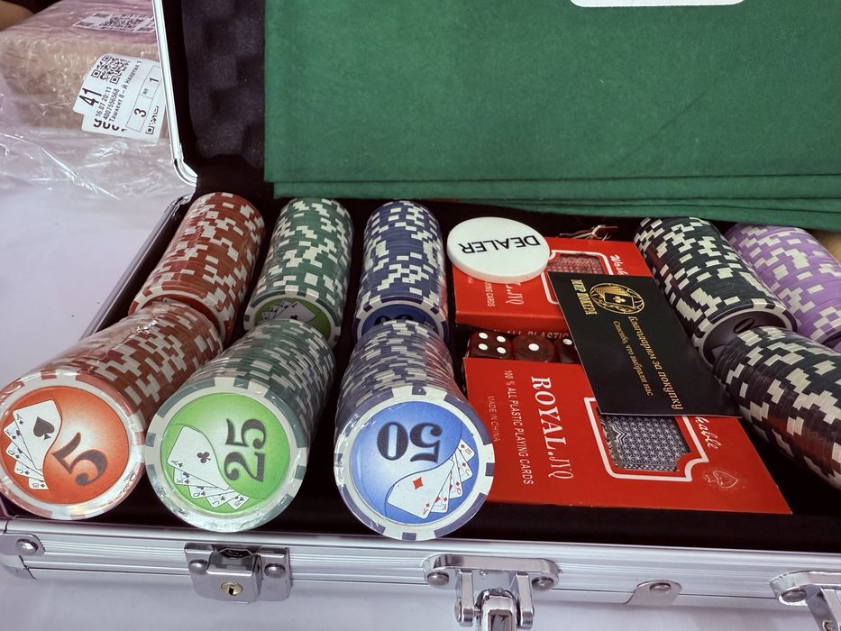 Покерный набор 300 фишек