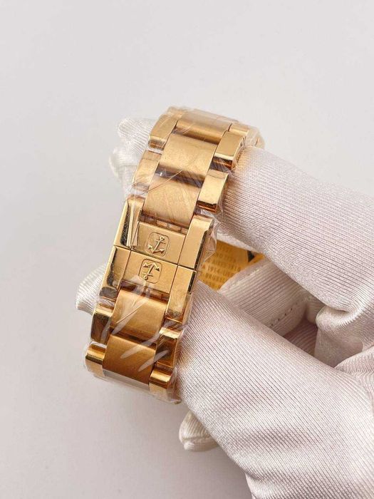 часы Ulysse Nardin Maxi Marine Gold